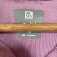 UNIQLO 子供服　薄紫　130の画像