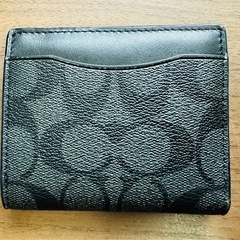 【COACH】二つ折財布／ブラックの画像