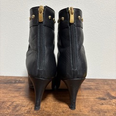 本革　本革ブーツ　ゴールドスタッズ　ショートブーツ　アカクラ　ALAGEの画像
