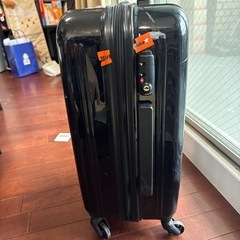 スーツケース　タイヤ一つ故障　機内持ち込み可能サイズの画像