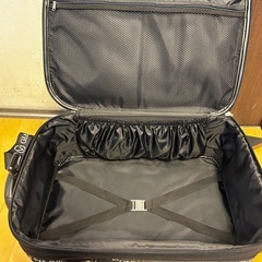 キャリーケース　スーツケースの画像