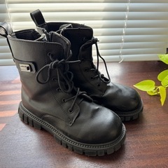 キッズ　スニーカー　コンバース　ブーツ 22-23cm の画像