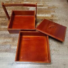 手提げ木製二段重箱の画像