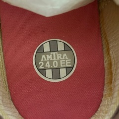 マジックテープのスニーカーの画像