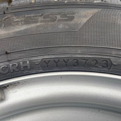 ホイール付スタットレスタイヤの画像