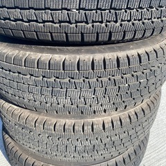 145R12スタッドレスタイヤ4本の画像