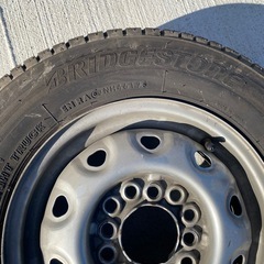 145R12スタッドレスタイヤ4本の画像