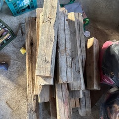 短い角材の画像