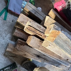 短い角材の画像