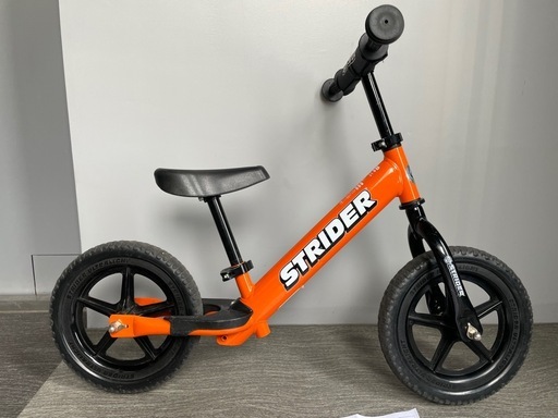ストライダー　バランスバイク　オレンジ　サドル高さ調節棒付き