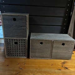 　和風の収納整理棚2セットの画像