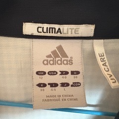 adidasジャンパーの画像