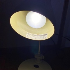 机のライトの画像