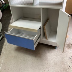 食器棚の画像