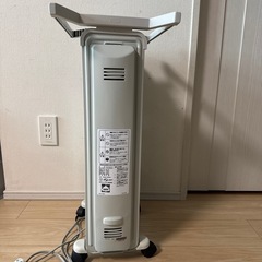 デロンギ　オイルヒーター　H770812EFSN-GYの画像