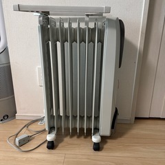 デロンギ　オイルヒーター　H770812EFSN-GYの画像