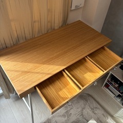 IKEA  リルオーセン　デスクの画像