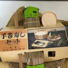 手巻き寿司、押し寿司セットの画像