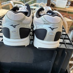 アシックス　25センチシューズの画像