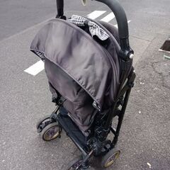 Combi べビーカーの画像