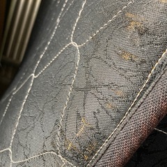 ダブルベッドのマットレス 黒 TOYOTA バネスプリングの画像