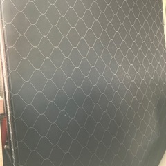 ダブルベッドのマットレス 黒 TOYOTA バネスプリングの画像