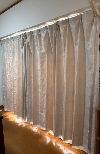 リビングルームカーテン