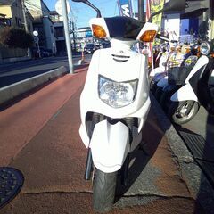 NO.5615　シグナス１２５Ｘ　ＳＥ１２Ｊ　４サイクルエンジン　ホワイト　☆彡の画像