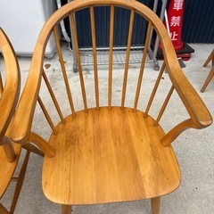 飛騨産業　キツツキマーク　ボウバックチェア ウィンザーアームチェア
　2脚セット　スレ、キズありの画像