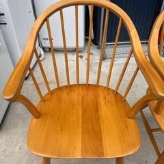 飛騨産業　キツツキマーク　ボウバックチェア ウィンザーアームチェア
　2脚セット　スレ、キズありの画像