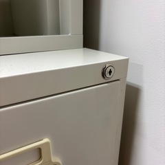 4段 ファイリング メタル キャビネット 事務用品の画像