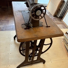 アンティークミシン クラシックミシン 足踏みミシン 三菱 M
ITSUBISHI JUNK ジャンク 動作未確認　の画像
