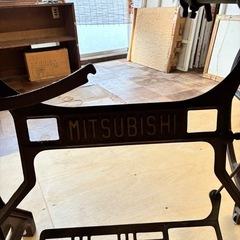 アンティークミシン クラシックミシン 足踏みミシン 三菱 M
ITSUBISHI JUNK ジャンク 動作未確認　の画像