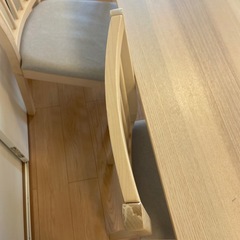 IKEA ダイニングテーブル＆
ダイニングチェアの画像