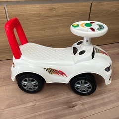 車のおもちゃの画像