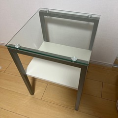 サイドテーブルの画像