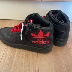 歳末セール価格！　adidas   スニーカーの画像