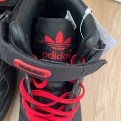 歳末セール価格！　adidas   スニーカーの画像