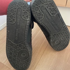 歳末セール価格！　adidas   スニーカーの画像