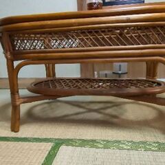籐家具　テーブルの画像