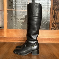 黒レザー ロングブーツ ジョッキーブーツ　MODE KAORI 22.5㎝　※難ありの画像