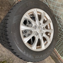 スタッドレスタイヤ4本セットの画像
