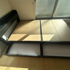 セミダブルベッドフレームのみの画像