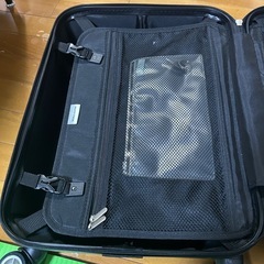 スーツケース　紺色の画像