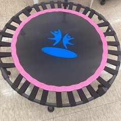 【ジモティー割引で最大15％OFF⭐️】キッズ用　トランポリン　黒の画像