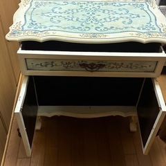 アンティーク　棚の画像