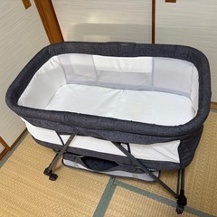 UBRAVOO    ベビーベッド　キャスター付きの画像