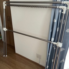 伸縮型物干しスタンドの画像