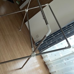 伸縮型物干しスタンドの画像