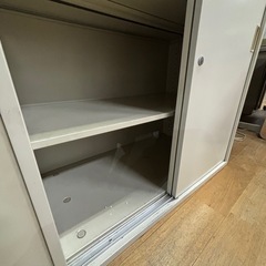  鍵無し スライド式 書庫 メタルキャビネットの画像